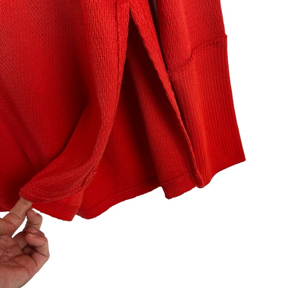 We The Free Thermal Jersey Top Size Medium Coral Rust Thumb Holes Slit Side Boho - Picture 9 of 15